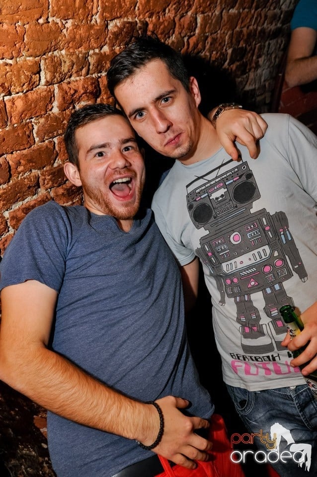 Stalinskaya Party în Club Escape, 