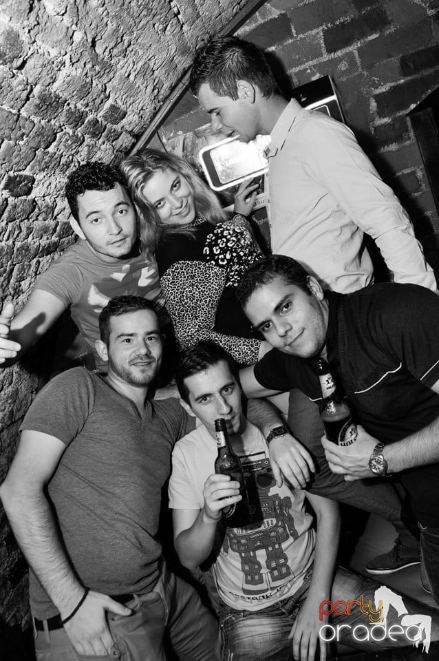 Stalinskaya Party în Club Escape, 