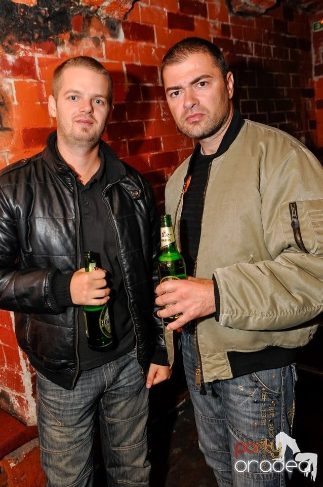 Stalinskaya Party în Club Escape, 