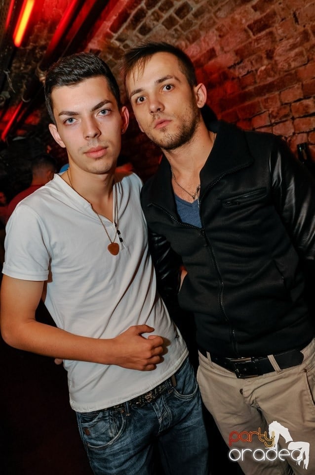 Stalinskaya Party în Club Escape, 