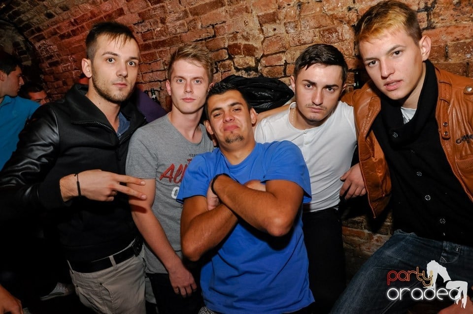 Stalinskaya Party în Club Escape, 