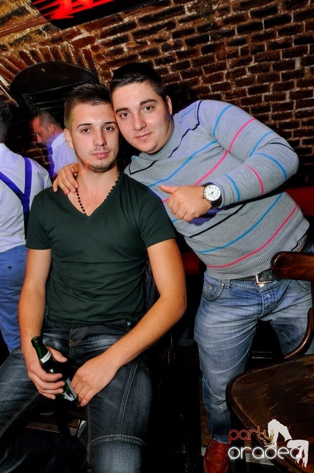 Stalinskaya Party în Club Escape, 