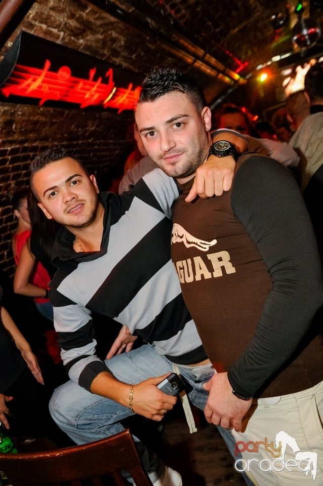 Stalinskaya Party în Club Escape, 