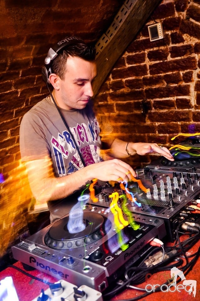 Stalinskaya Party în Club Escape, 