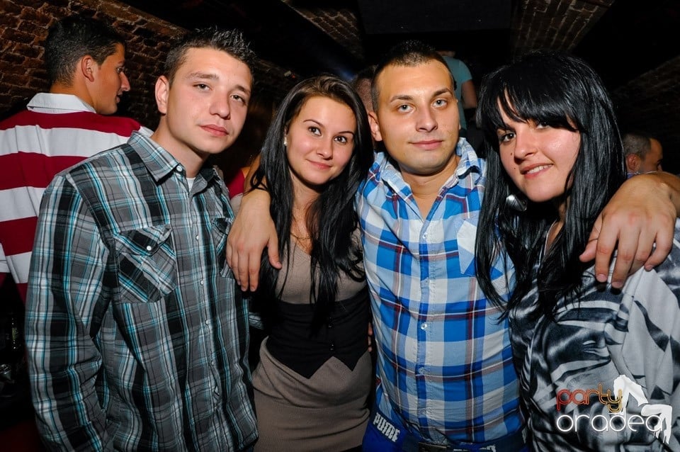 Stalinskaya Party în Club Escape, 