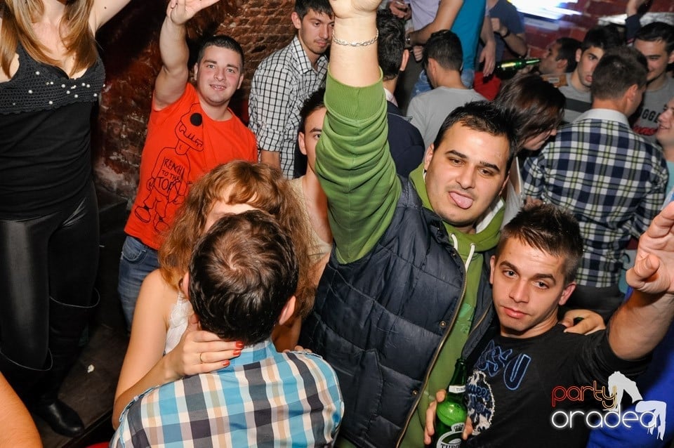 Stalinskaya Party în Club Escape, 