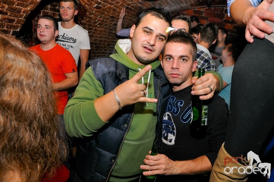 Stalinskaya Party în Club Escape, 