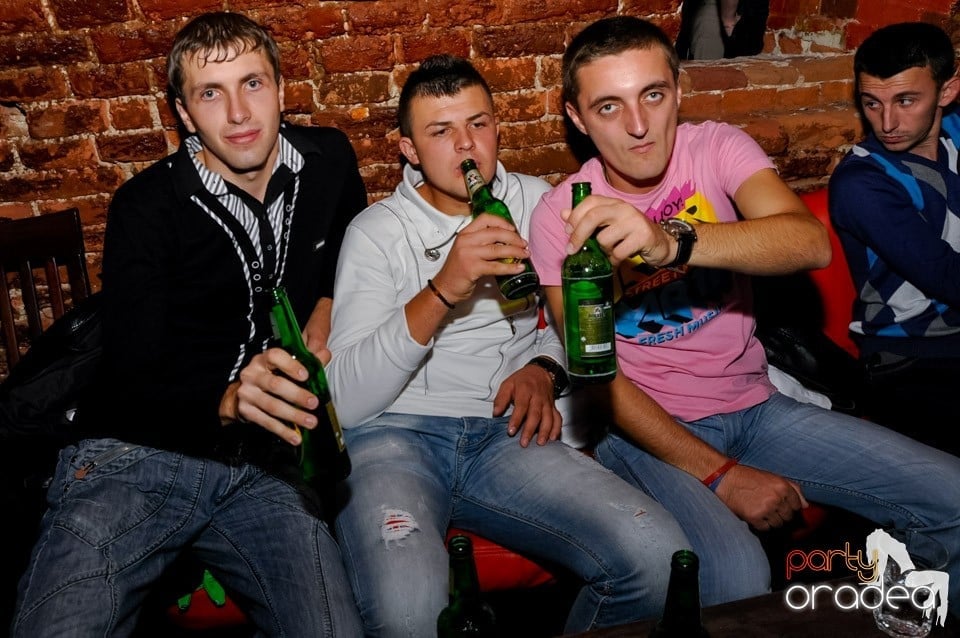 Stalinskaya Party în Club Escape, 