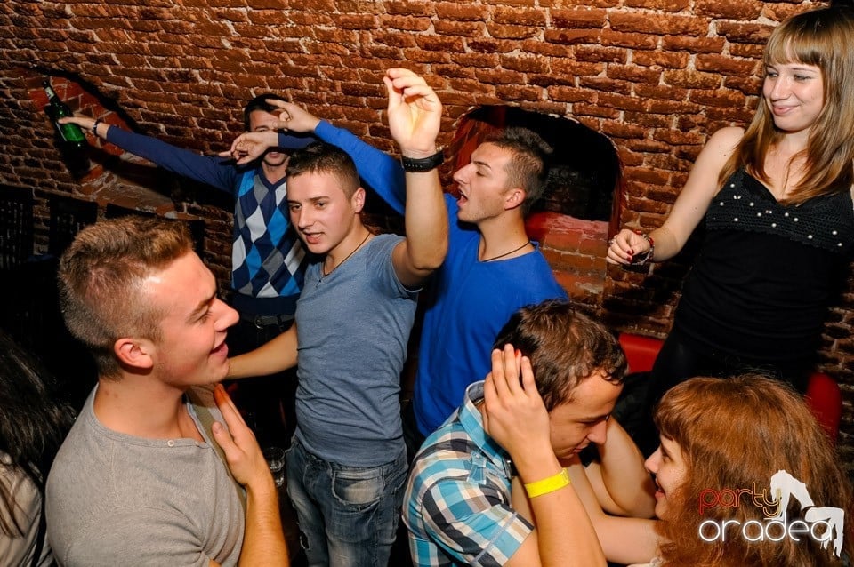 Stalinskaya Party în Club Escape, 