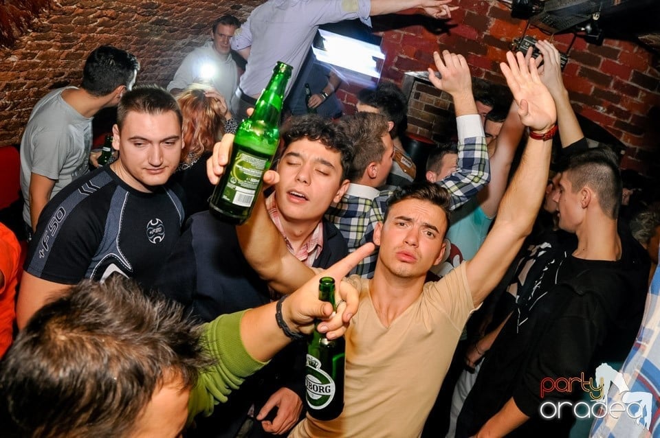 Stalinskaya Party în Club Escape, 