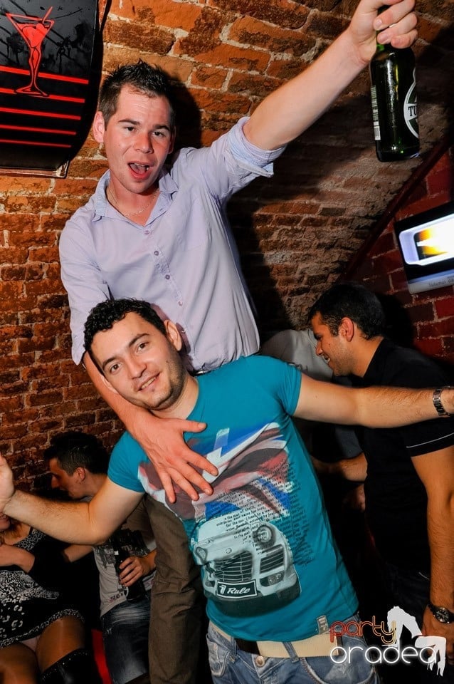 Stalinskaya Party în Club Escape, 