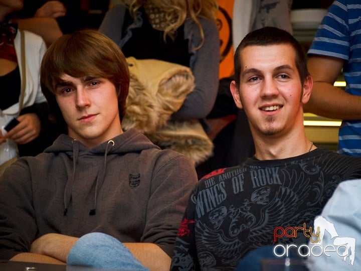 Stand-up comedy cu Tibi Neuronu, Lotus Center
