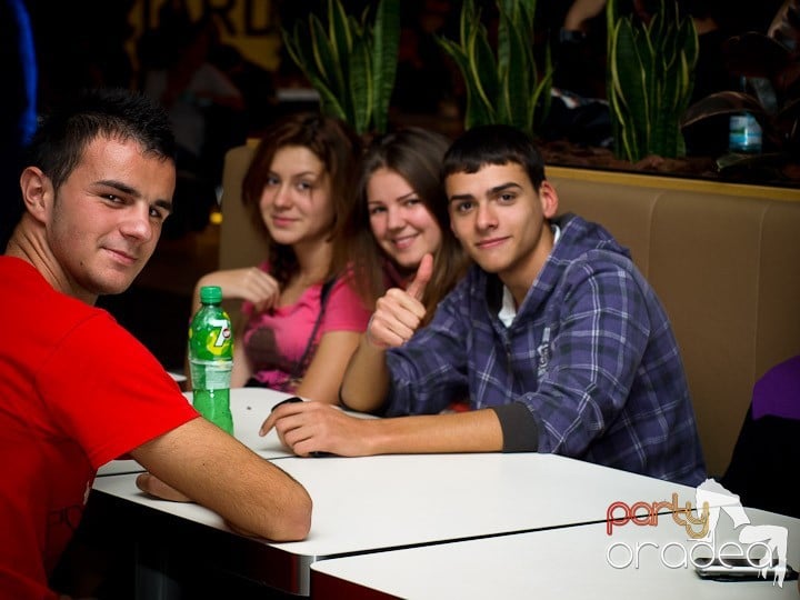 Stand-up comedy cu Tibi Neuronu, Lotus Center