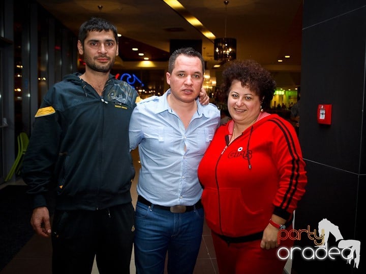 Stand-up comedy cu Tibi Neuronu, Lotus Center