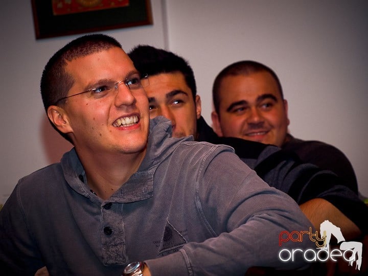 Stand-up Comedy cu Vio şi Micutzu, Queen's Music Pub