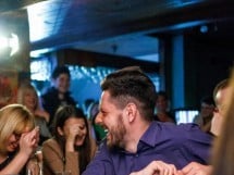 Stand Up Comedy în Queen's Music Pub