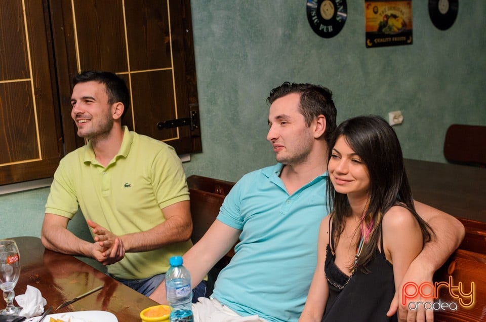 Stand up comedy, Queen's Music Pub