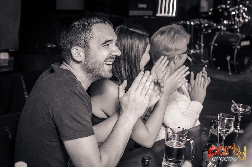 Stand Up Comedy, Queen's Music Pub