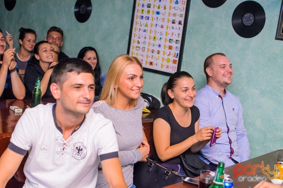 Stand Up Comedy, Queen's Music Pub