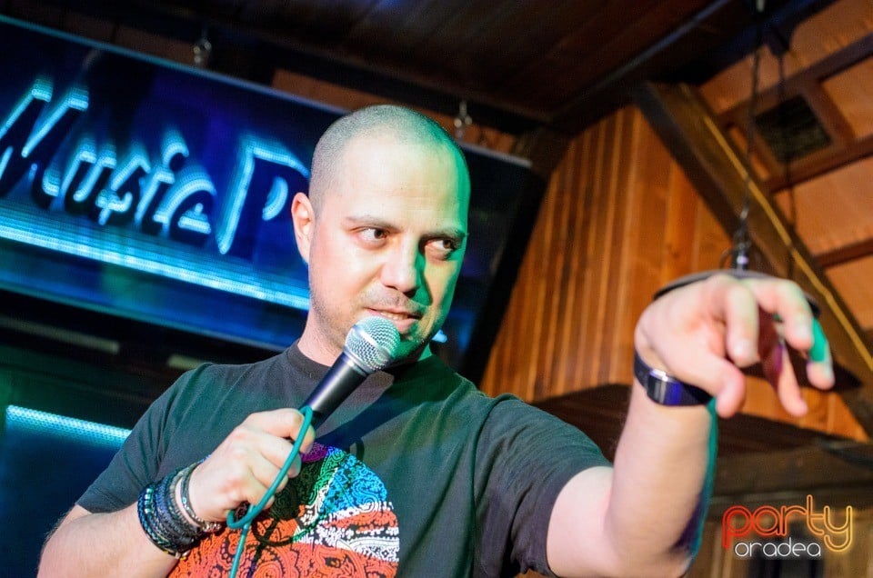 Stand Up Comedy, Queen's Music Pub