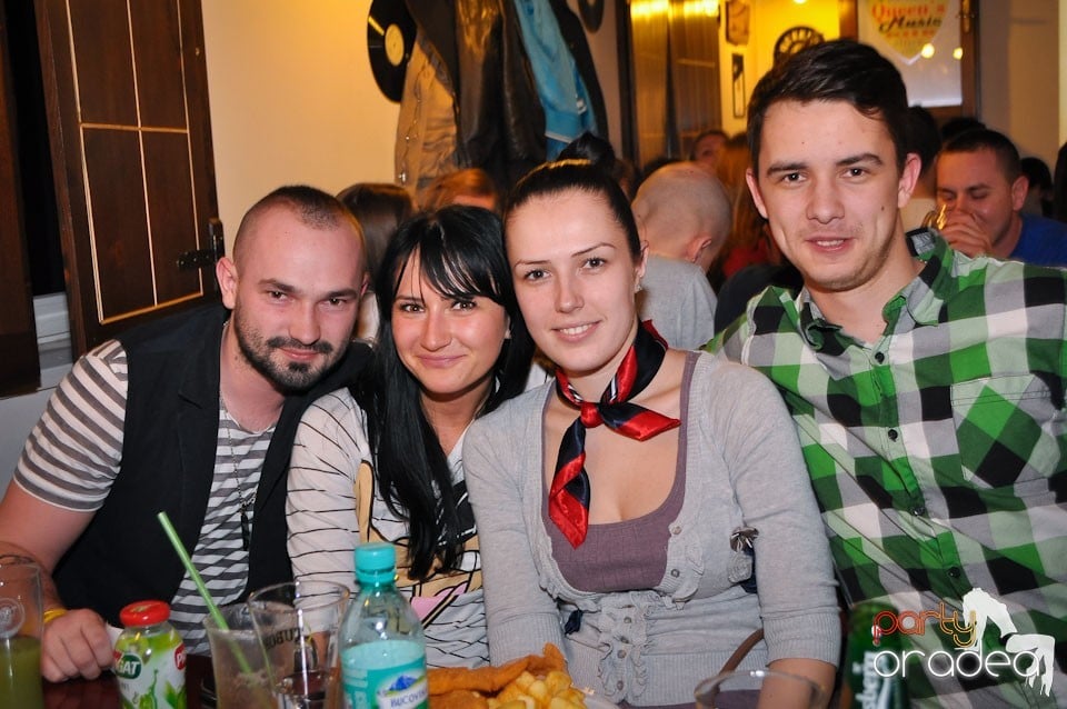 Stand-up in the City cu Teo, Queen's Music Pub