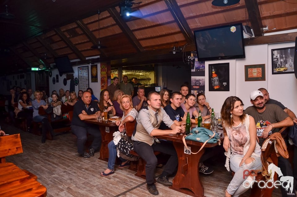Stand-up in the city cu VIo şi Raul, Queen's Music Pub