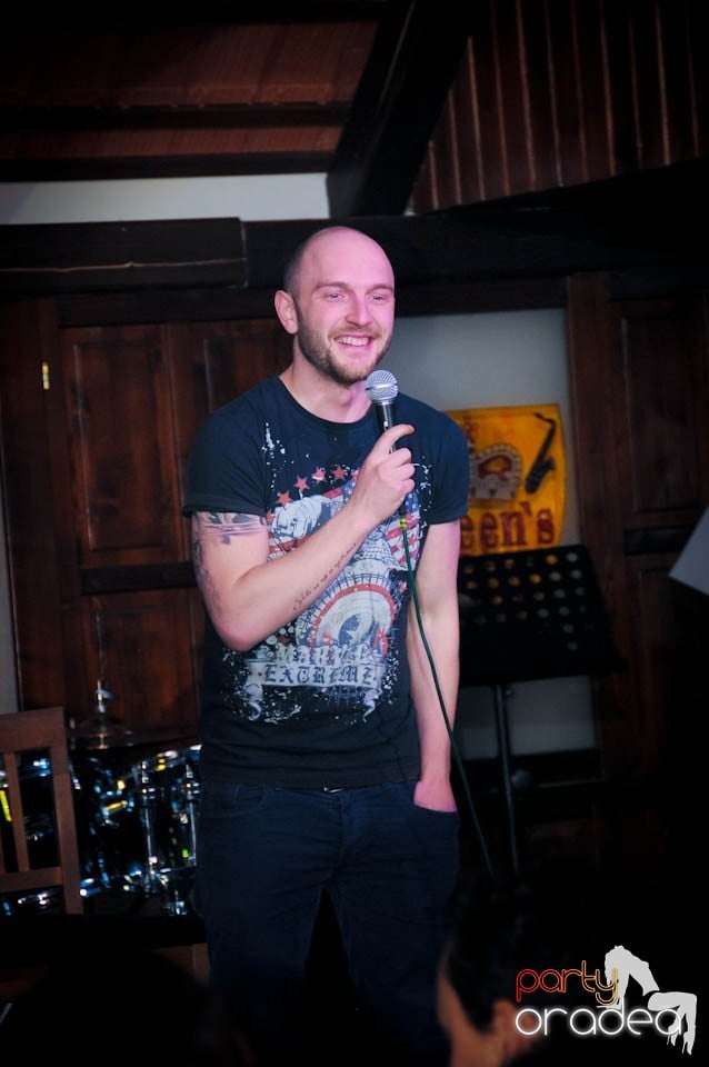 Stand-up in the City în Queen's, Queen's Music Pub