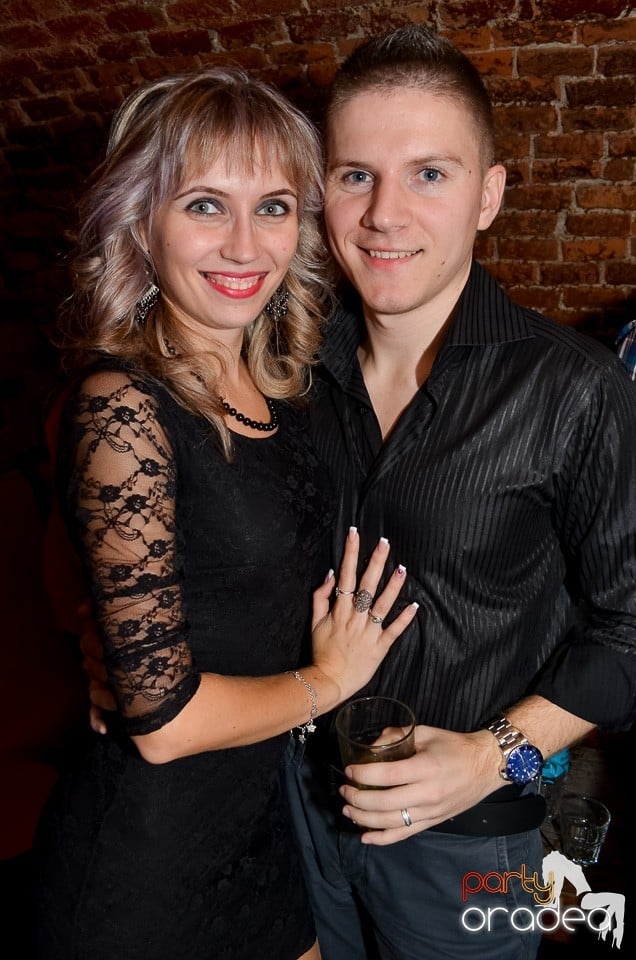 Start la Party în Club Escape, 