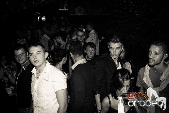 Start la party în Escape, 