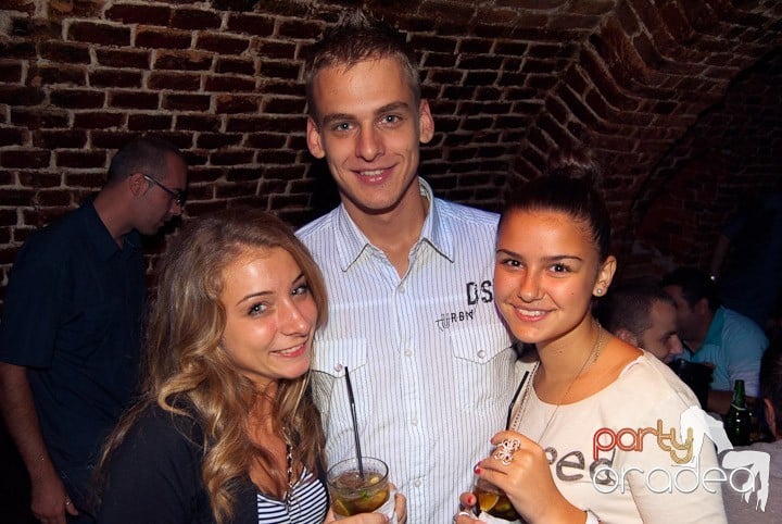 Start la party în Escape, 