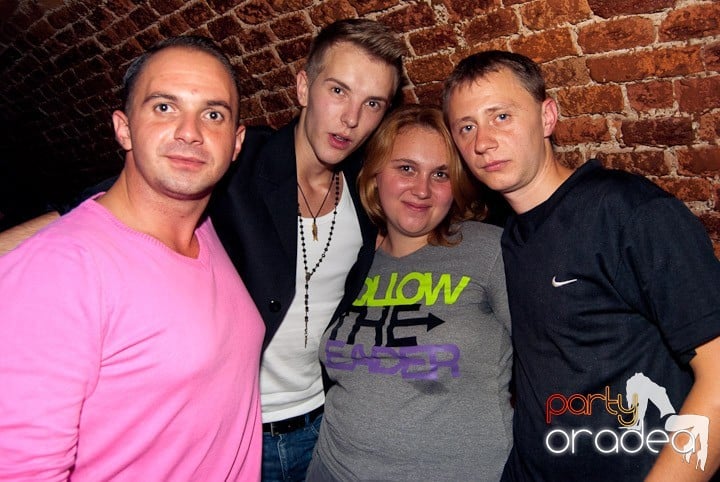 Start la party în Escape, 