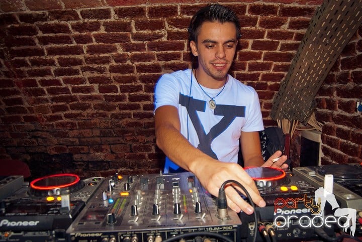 Start la party în Escape, 