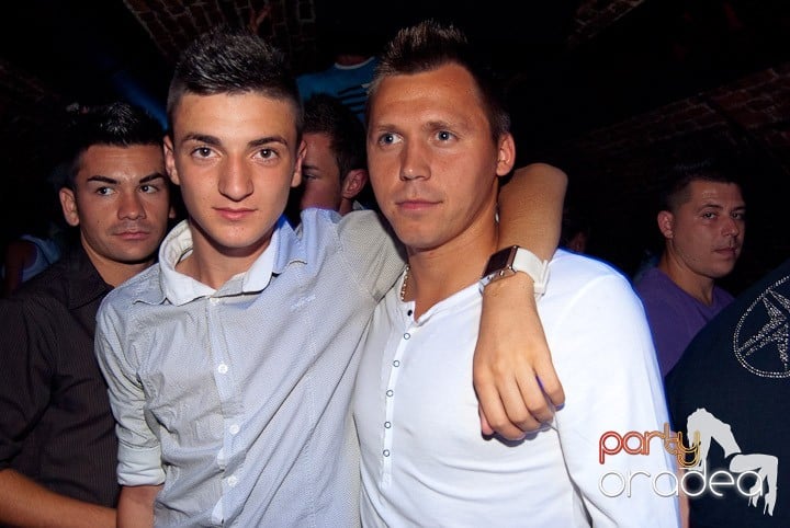 Start la party în Escape, 