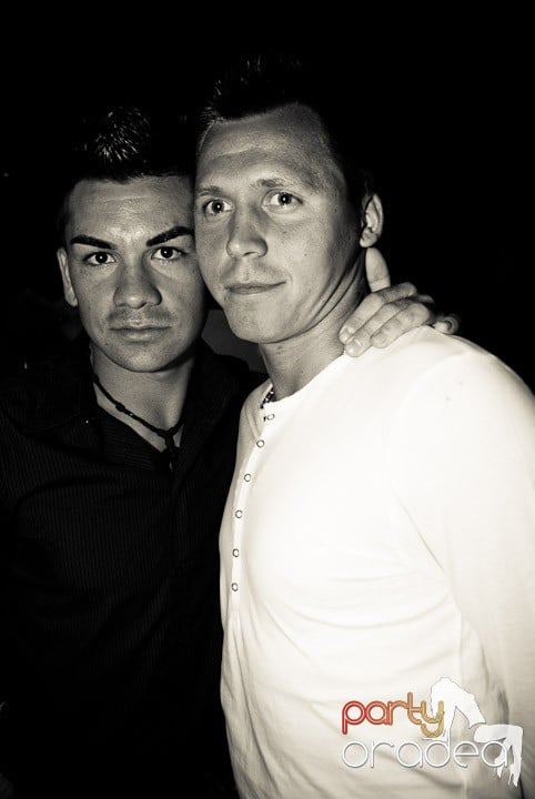 Start la party în Escape, 