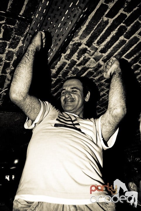 Start la party în Escape, 