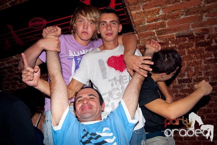 Start la party în Escape, 