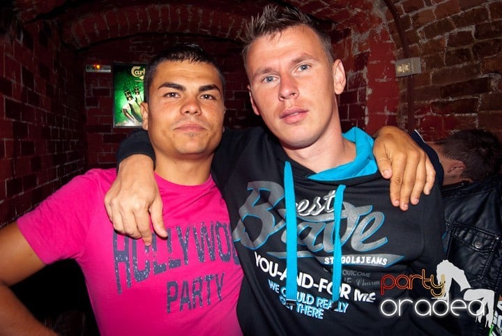 Start la party în Escape, 