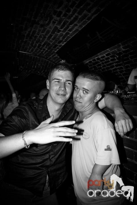 Start la party în Escape, 