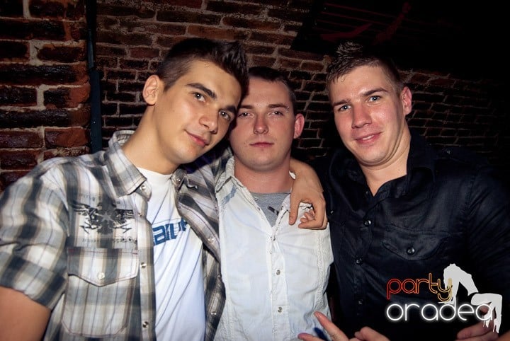 Start la party în Escape, 