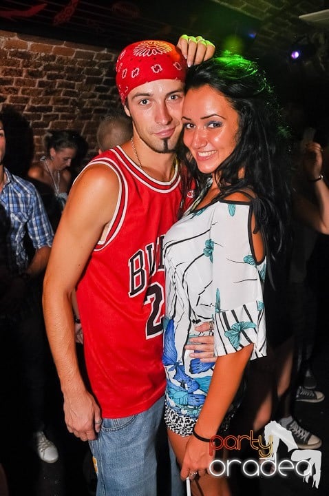 Start the week cu Club Escape, 