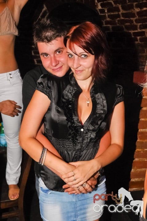 Start the week cu Club Escape, 