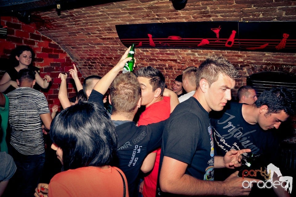 Student Party în Escape Club, 