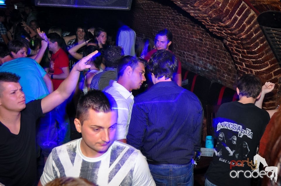 Student Party în Escape Club, 