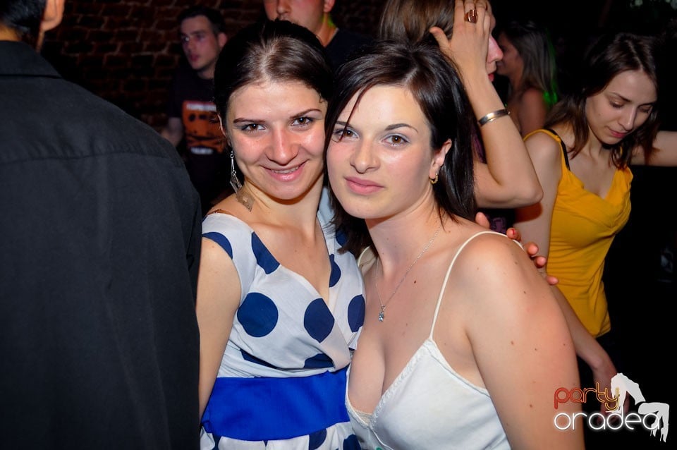 Student Party în Escape Club, 