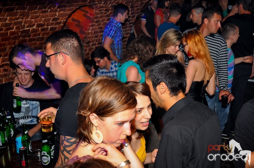 Student Party în Escape Club, 