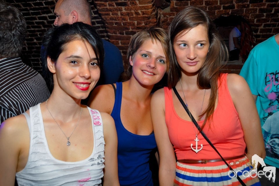 Student Party în Escape Club, 