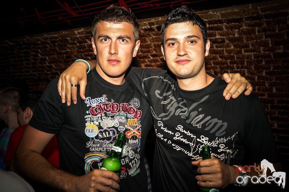 Student Party în Escape Club, 