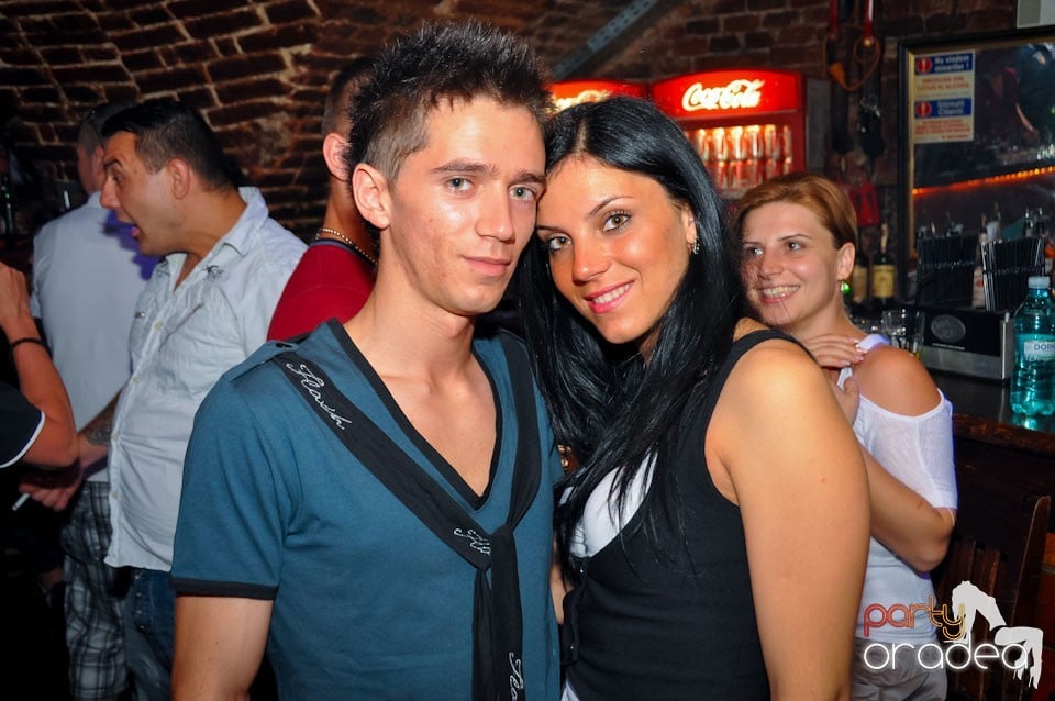 Student Party în Escape Club, 