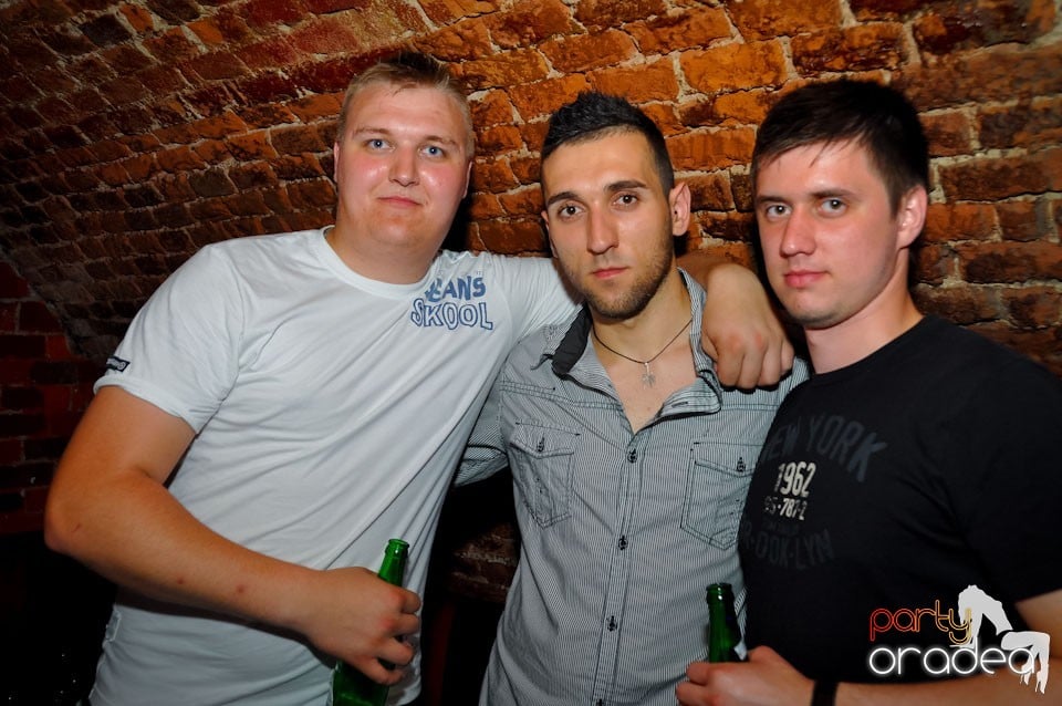 Student Party în Escape Club, 