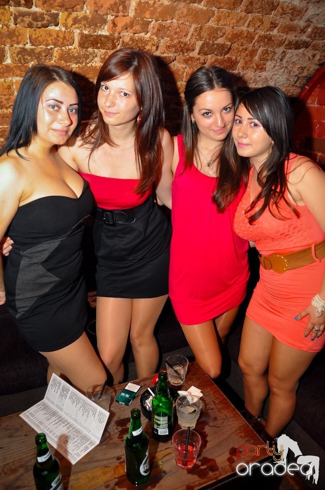 Student Party în Escape Club, 